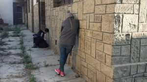 Dos personas en la calle