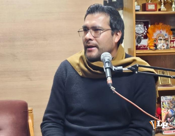 Rolando Barrientos, secretario departamental de Cultura y Turismo, en entrevista en La Patria Radio