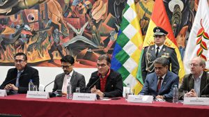 Reunión en La Paz con los alcaldes de las nueve capitales departamentales, El Alto y representantes de la Asociación de Municipalidades de Bolivia (AMB)