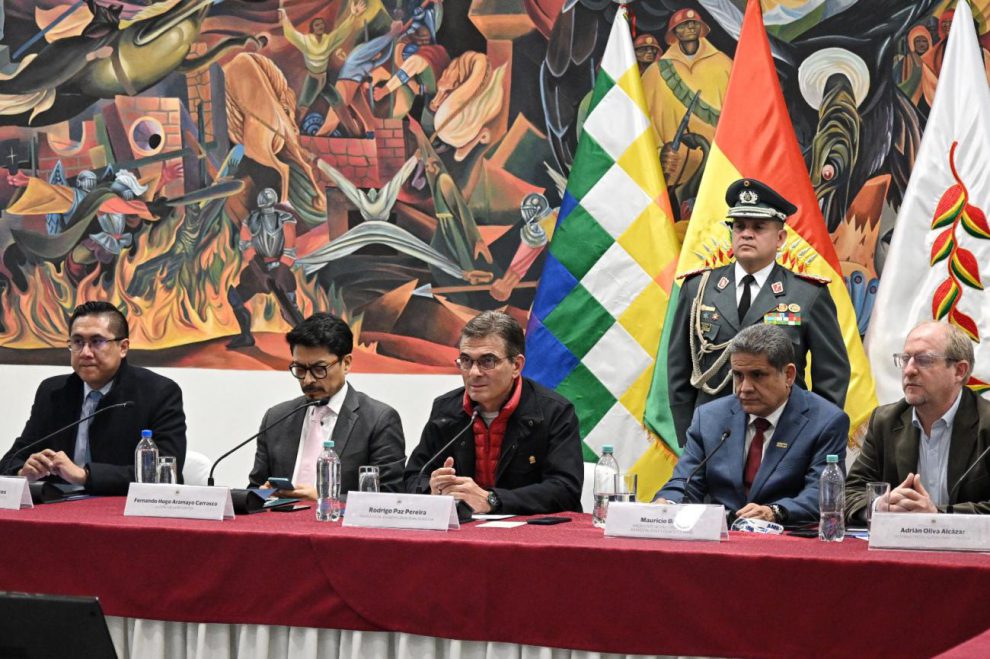 Reunión en La Paz con los alcaldes de las nueve capitales departamentales, El Alto y representantes de la Asociación de Municipalidades de Bolivia (AMB)