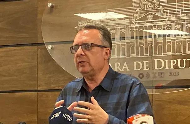 El diputado de Alianza Unidad, Carlos Alarcón