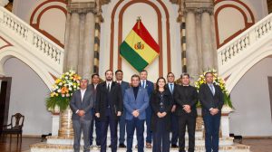 Los nueve gobernadores llegaron hasta la sede de Gobierno para reunirse con el Presidente