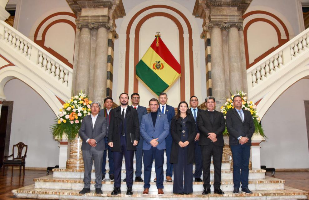 Los nueve gobernadores llegaron hasta la sede de Gobierno para reunirse con el Presidente