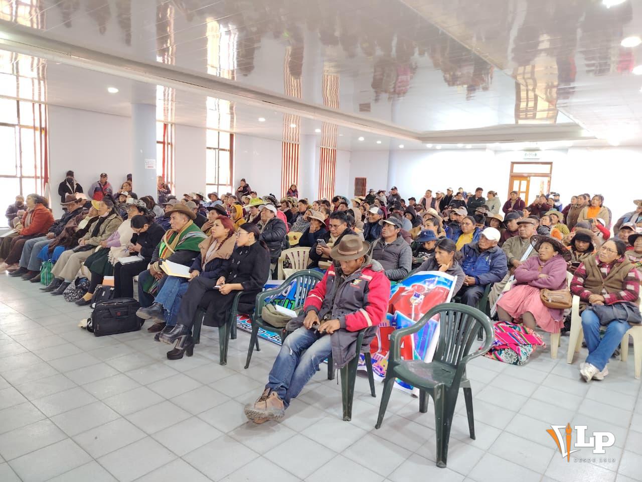 reunión de vecinos de la zona Sur Oruro