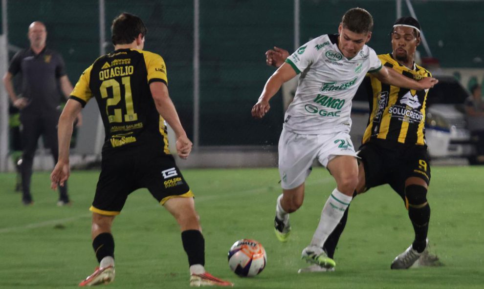 División Profesional 2026, Club Oriente Petrolero, Club The Strongest