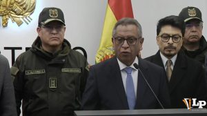 El ministro Oviedo en conferencia de prensa