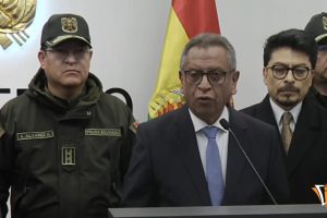 El ministro Oviedo en conferencia de prensa
