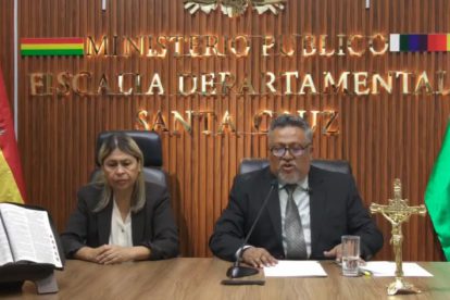 Mabel Andrade y Luis Montaño en conferencia de prensa este jueves