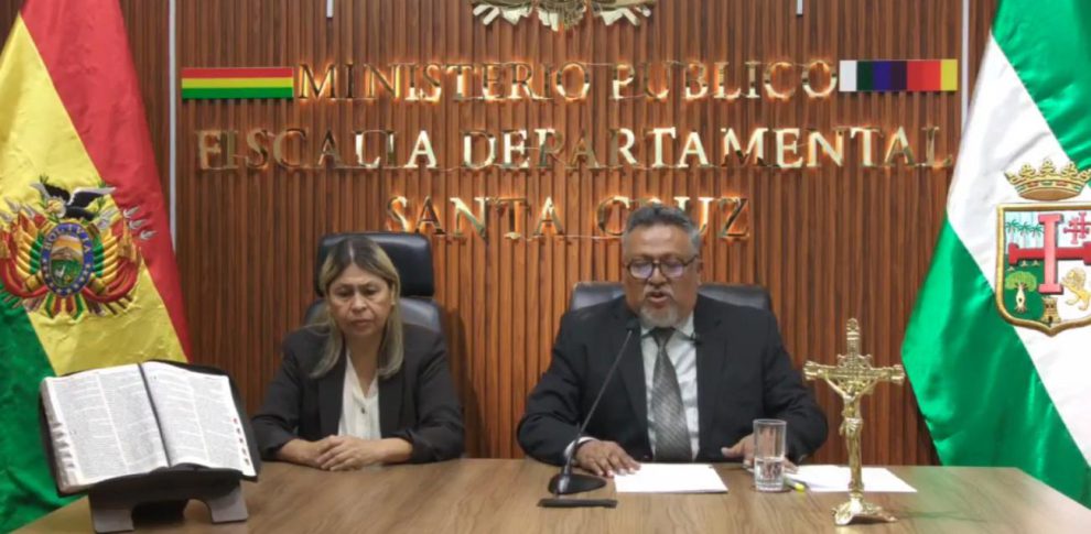 Mabel Andrade y Luis Montaño en conferencia de prensa este jueves