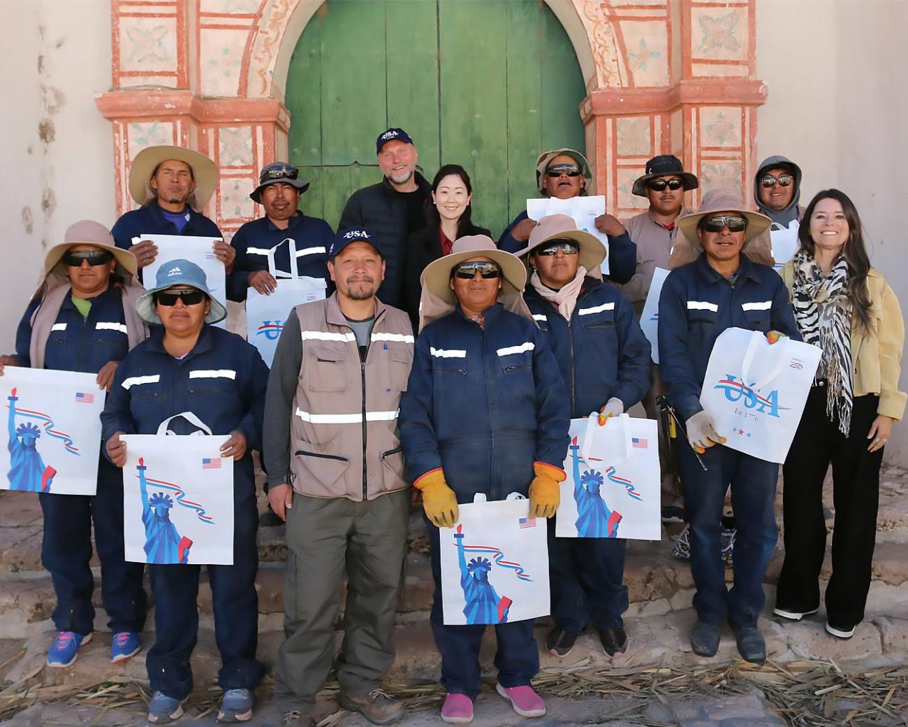 El equipo de restauración y representantes del proyecto