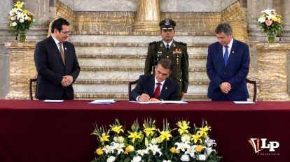 El Presidente Paz en conferencia de prensa