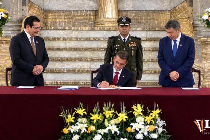 El Presidente Paz en conferencia de prensa