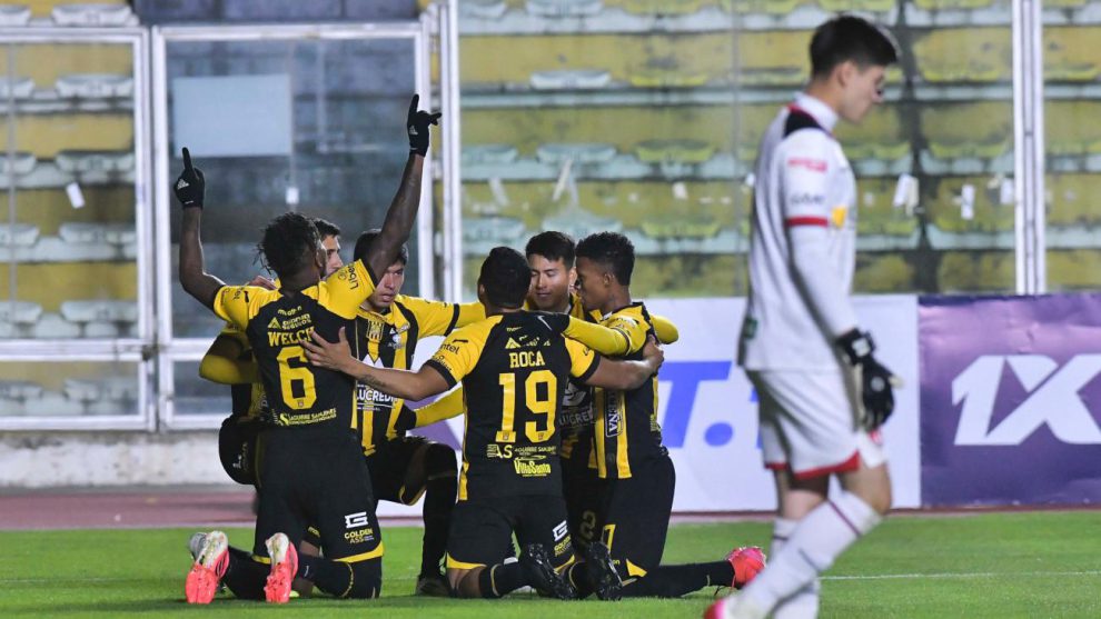 División Profesional 2026, Club The Strongest, FC Universitario