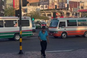 Micros y un ciudadano
