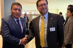 Los cancilleres de Bolivia, Héctor Huanca, y de Chile, Francisco Pérez Mackenna.