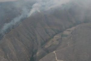 Cerro en incendio