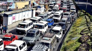 Fila de vehículos