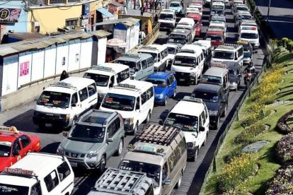 Fila de vehículos