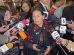 La senadora Yarhui en conferencia de prensa