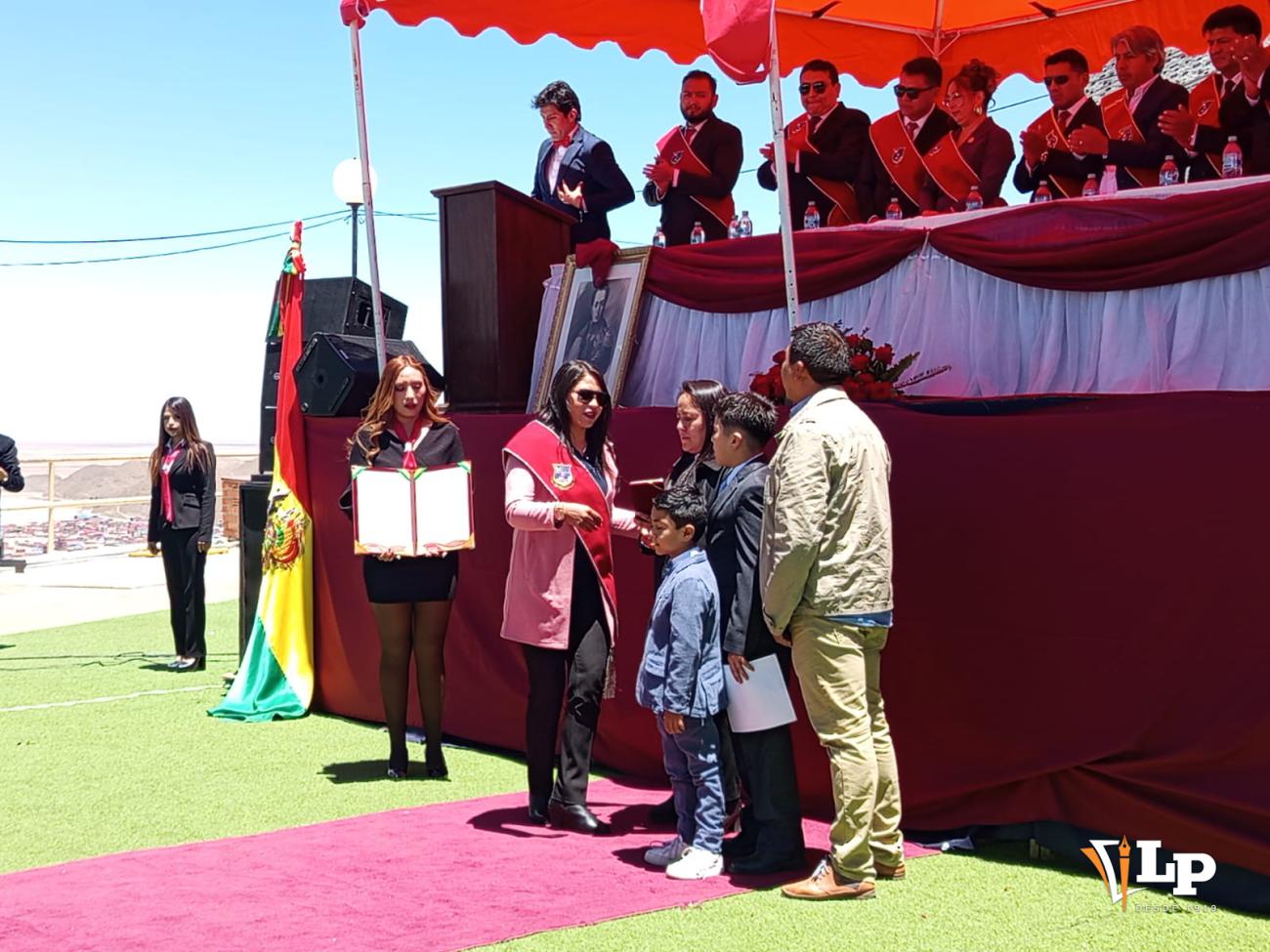 Entrega de la medalla