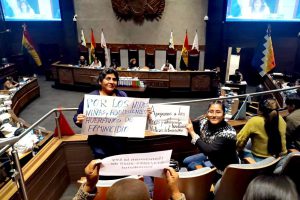 Personas en la asamblea legislativa