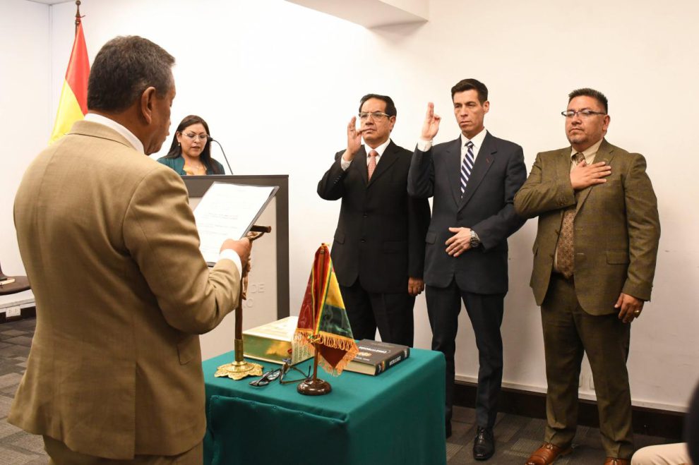 Acto de posesión de los nuevos viceministros en el Ministerio de Gobierno