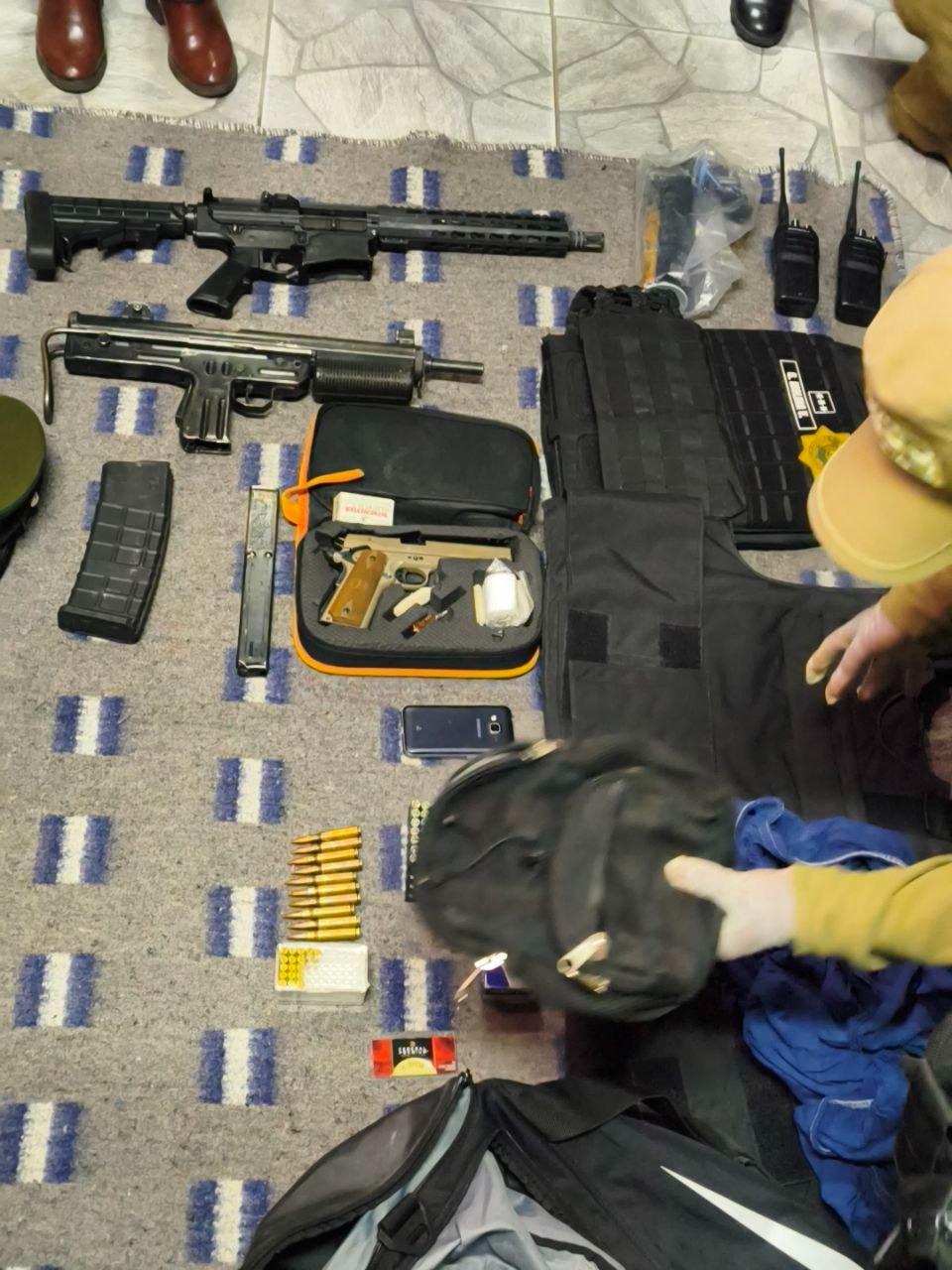 Urioste indicó que le informaron que algunas armas estaban cargadas