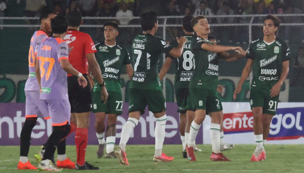 División Profesional 2026, Club Oriente Petrolero, FC Universitario