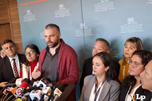 La bancada de Libre en conferencia de prensa