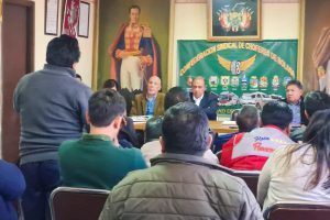 Choferes exponen las condiciones de rutas y costos