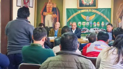 Choferes exponen las condiciones de rutas y costos