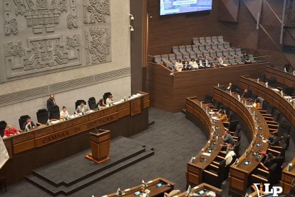 Autoridades judiciales llegaron hasta la Asamblea Legislativa para defender el proyecto