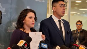 La diputada Cabrera y el diputado Soliz en conferencia de prensa
