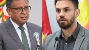 El ministro de Gobierno, Marco Antonio Oviedo junto a la exautoridad  Eduardo Del Castillo