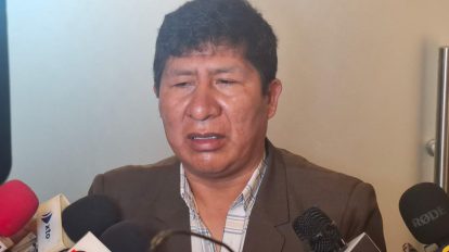 El presidente de Comisión de Política Internacional en conferencia de prensa