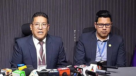 Edwin Sarmiento (i) y Daniel Portales
