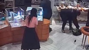 Funcionaria filmada por camaras