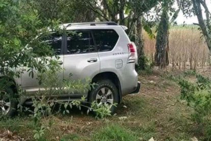 Vehículo en area verde