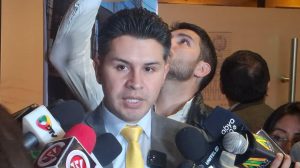 El diputado Rojas en conferencia de prensa