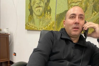 Fernando Cerimedo en una oficina de la Casa Grande del Pueblo