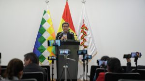 El vocero presidencial, José Luis Gálvez, en una conferencia de prensa