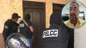 El propietario de la joyería y efectivos policiales