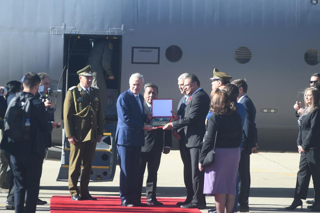 Presidente de Chile y autoridades bolivianas