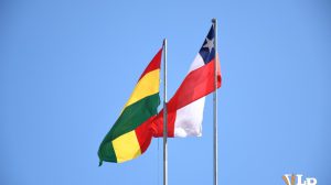 Las banderas de Bolivia y Chile en Plaza Murillo
