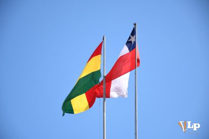 Las banderas de Bolivia y Chile en Plaza Murillo