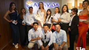 El gran equipo de Alta Vida y junto a la Miss Universe Bolivia