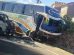Un bus colisiono con un minibus