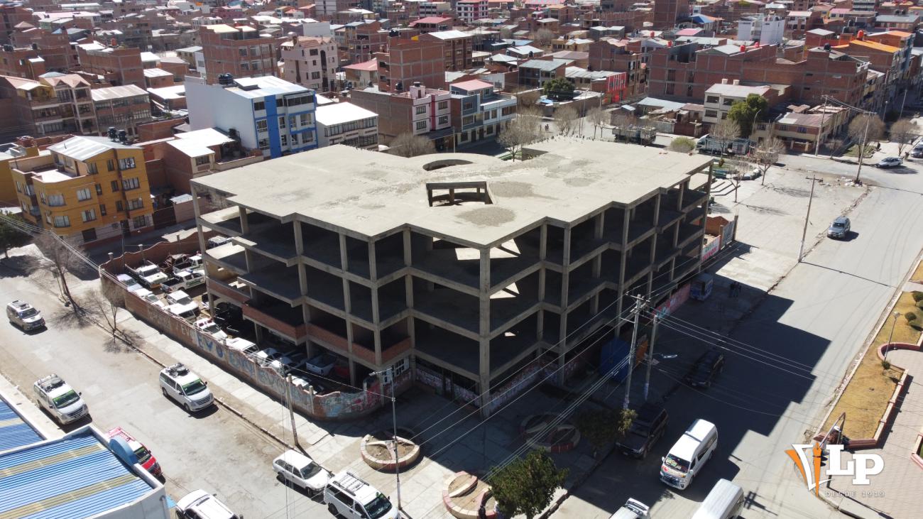 El sector de la terminal Hernando Siles, por donde está el edificio inconcluso de tránsito