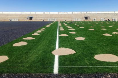 Estadio de la AFO, Colocado del Césped Sintético, Programarán partidos oficiales