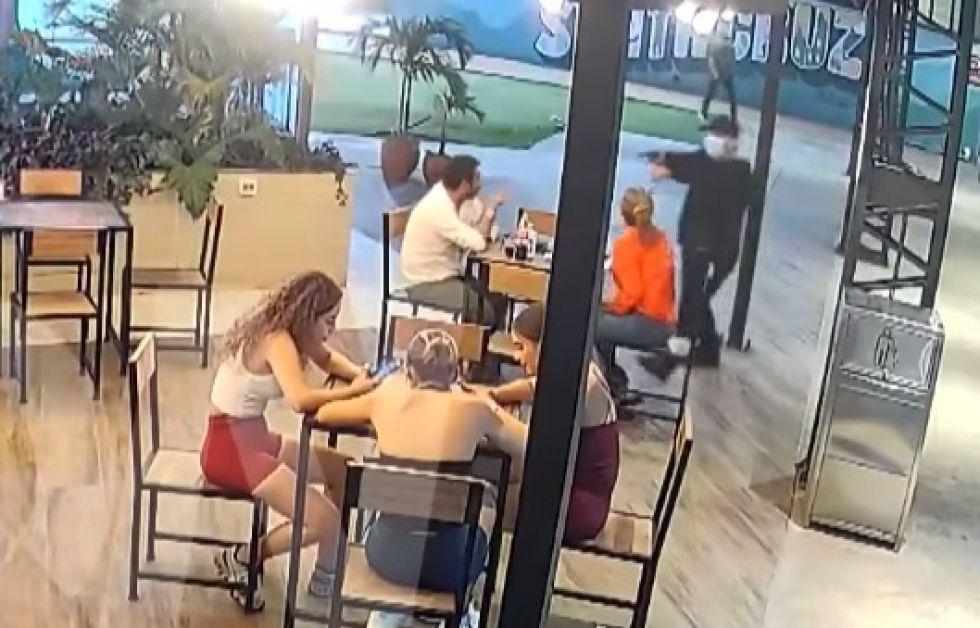 Personas en un restaurante